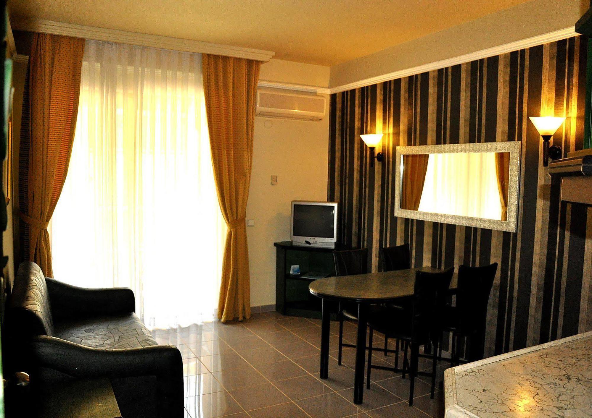 Hotel Club Alpina Marmaris Exterior foto